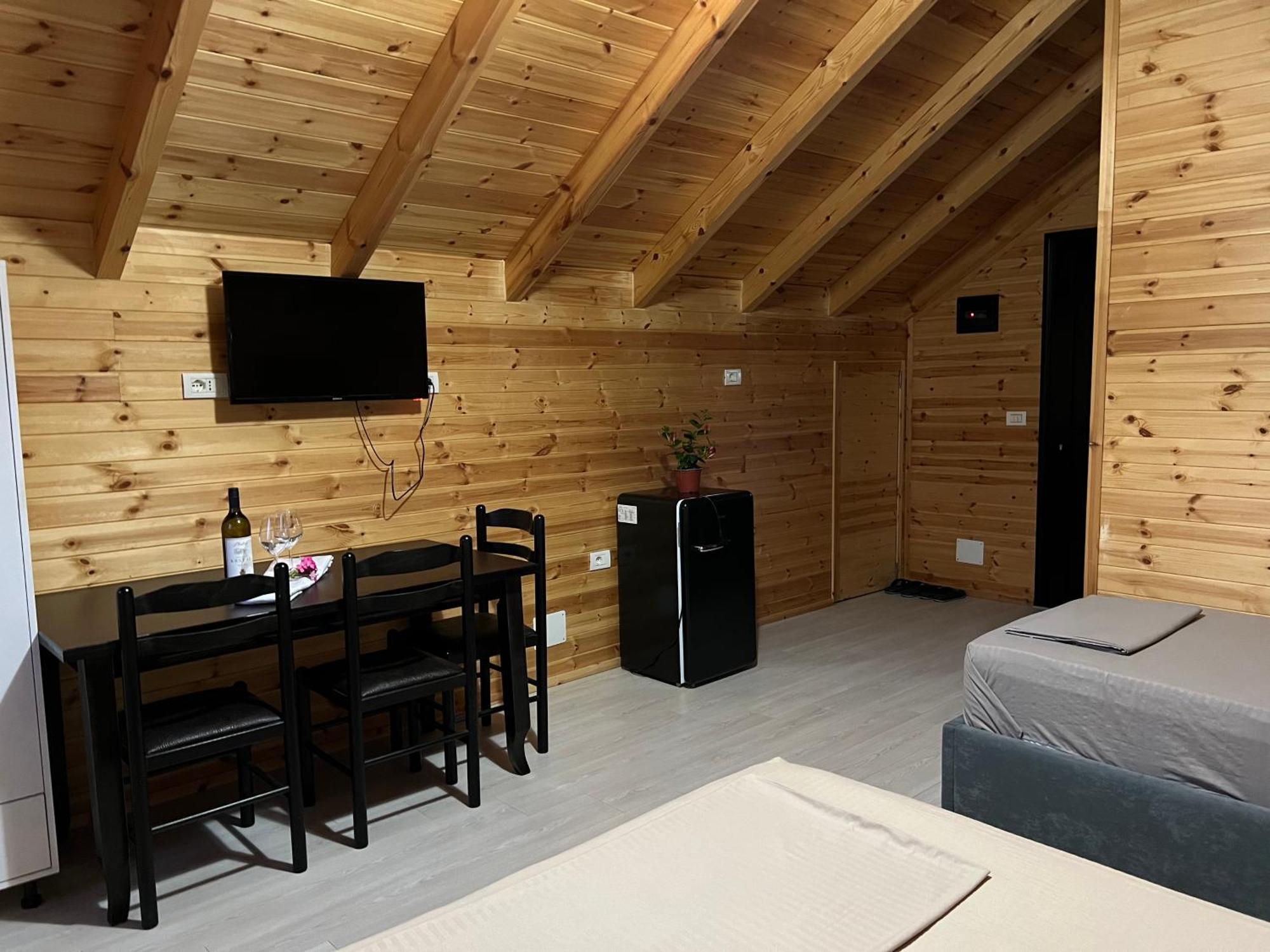 Beni Rooms Tale Lezhe Exterior photo
